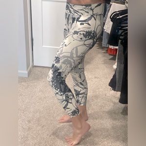 Liquido women’s 7/8 legging, amazing fabric